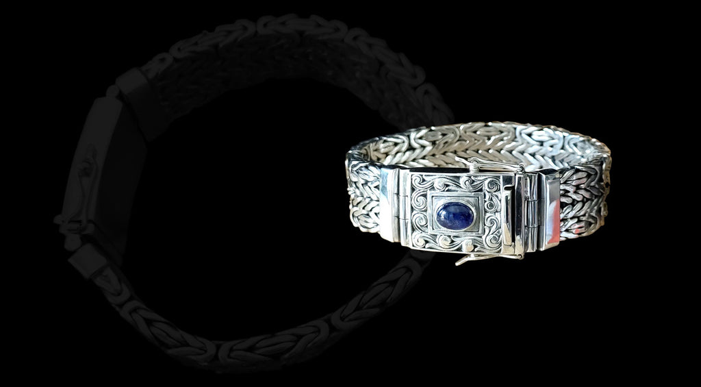 How to Choose the Perfect Ring: A Guide to Style, Fit, and Meaning