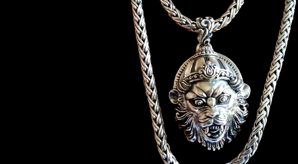 The Art of Layering Jewelry: Tips to Create a Chic, Personalized Look