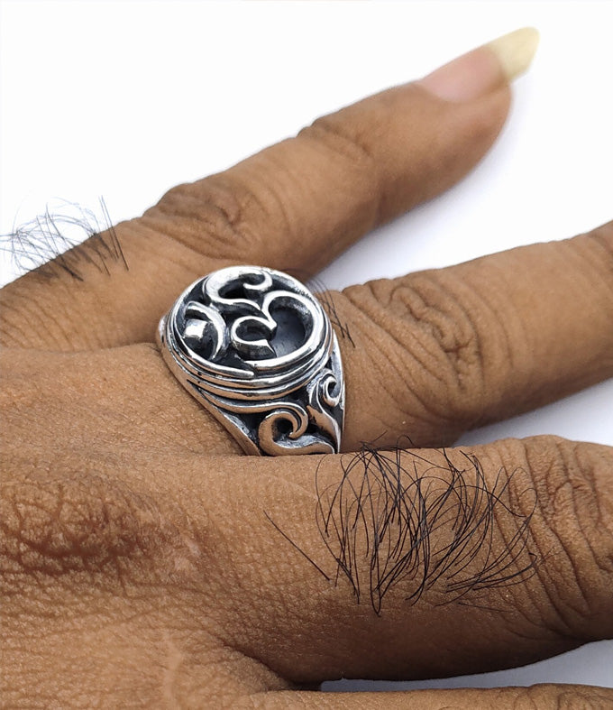 Hindu mens Ring, Om symbol, Handmade jewelry